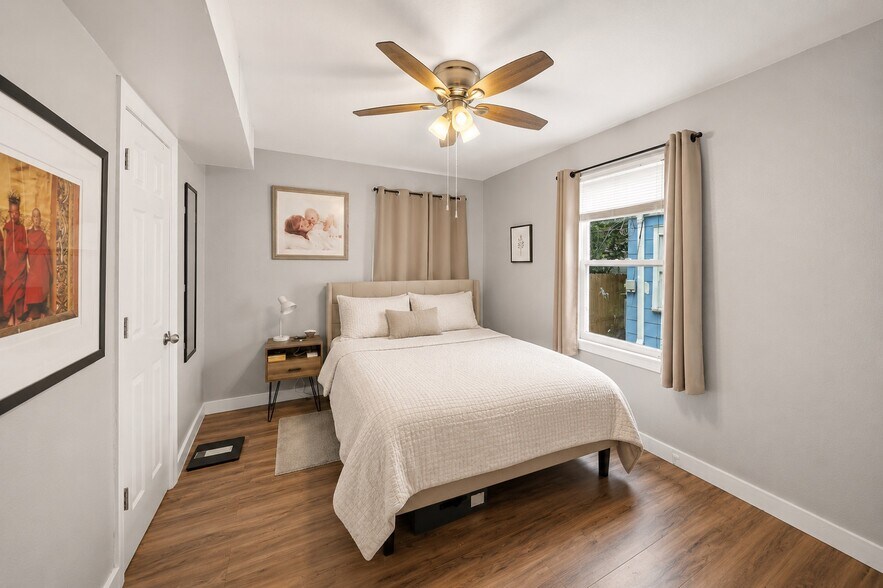 More Photos Of 609 Sealy St, Galveston Apartments For Sale