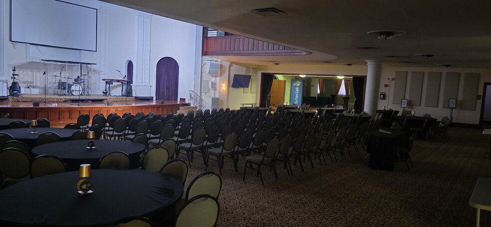 More Photos Of 302 Grove St N, Saint Petersburg Religious Facility For Sale