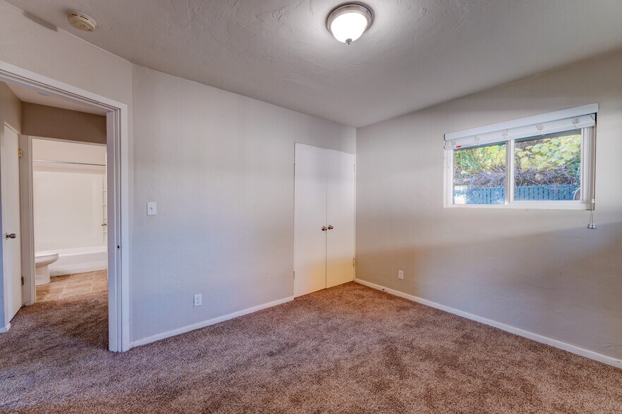 More Photos Of 1049 SE Walnut St, Hillsboro Apartments For Sale