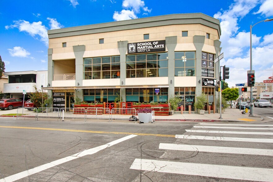 More Photos Of 11500-11518 Santa Monica Blvd, Los Angeles Office For Sale