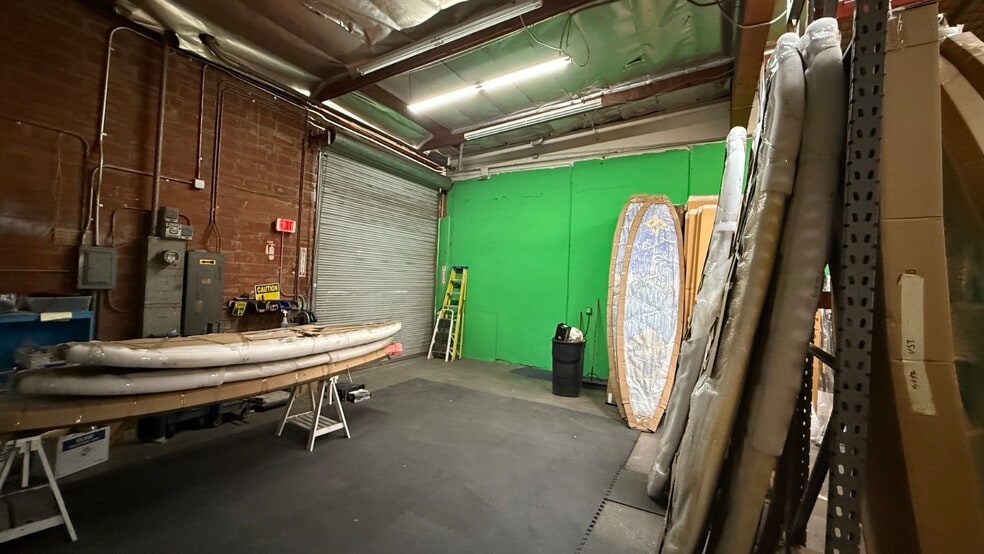 More Photos Of 8223-8227 Remmet Ave, Canoga Park Warehouse For Lease