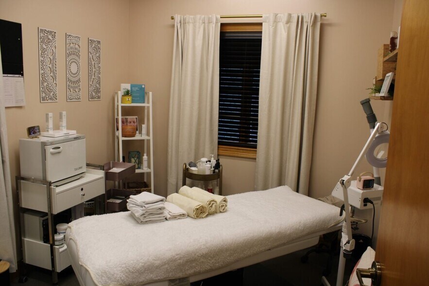 More Photos Of 660 Patrick Pl, Brownsburg Office For Sale