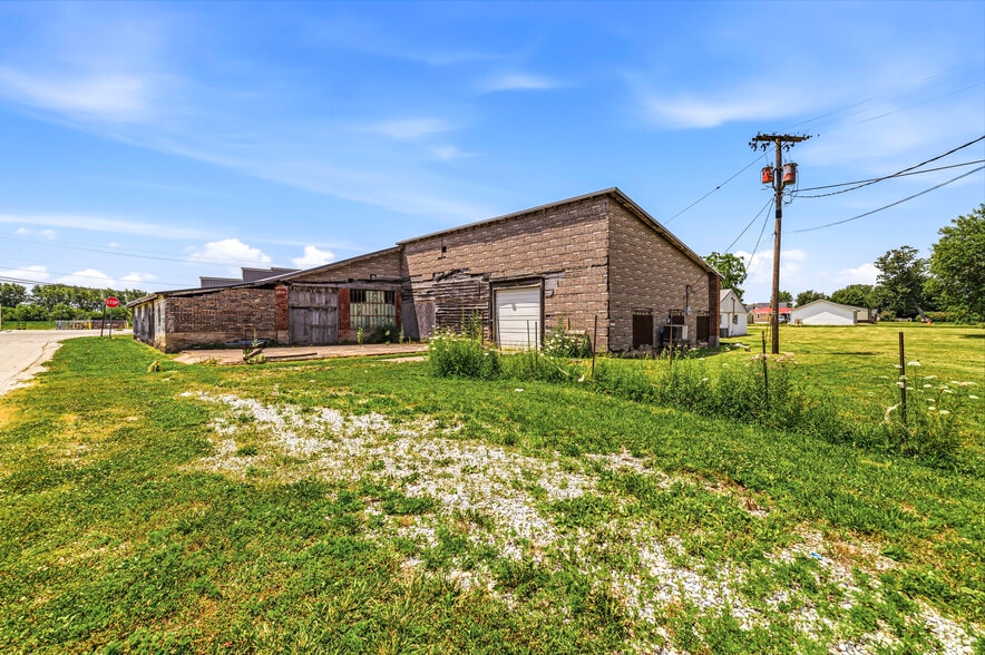 More Photos Of 7874 E State Road 28, Elwood Flex For Sale