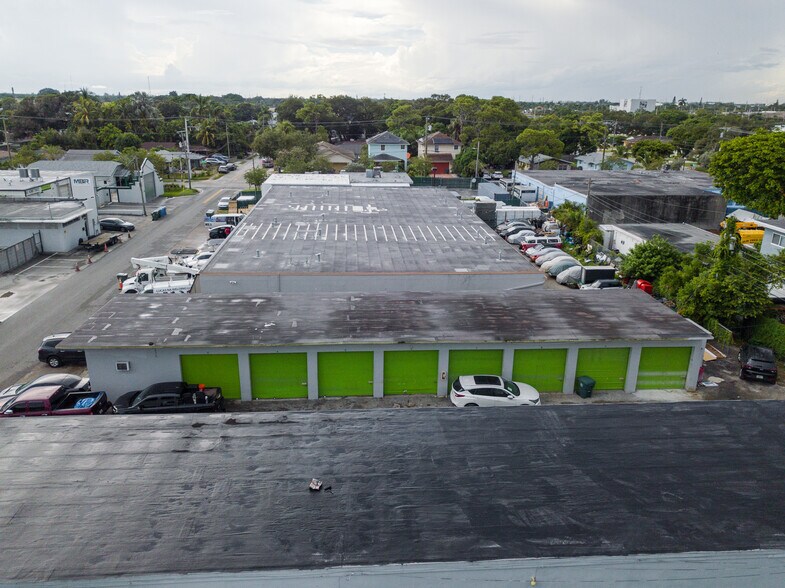 More Photos Of 537-549 NE 34th St, Oakland Park Distribution For Sale