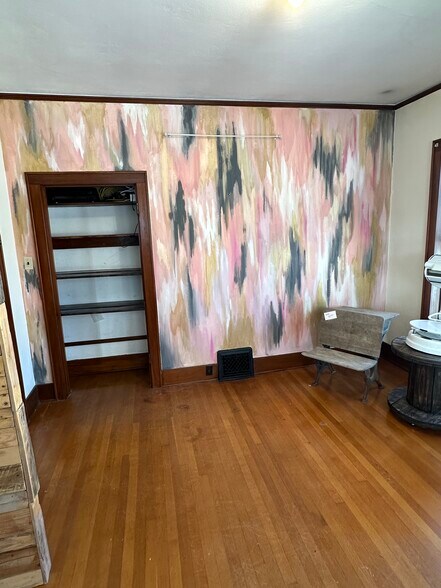 More Photos Of 9 Caulfield Ave, Camdenton Storefront Retail Office For Sale