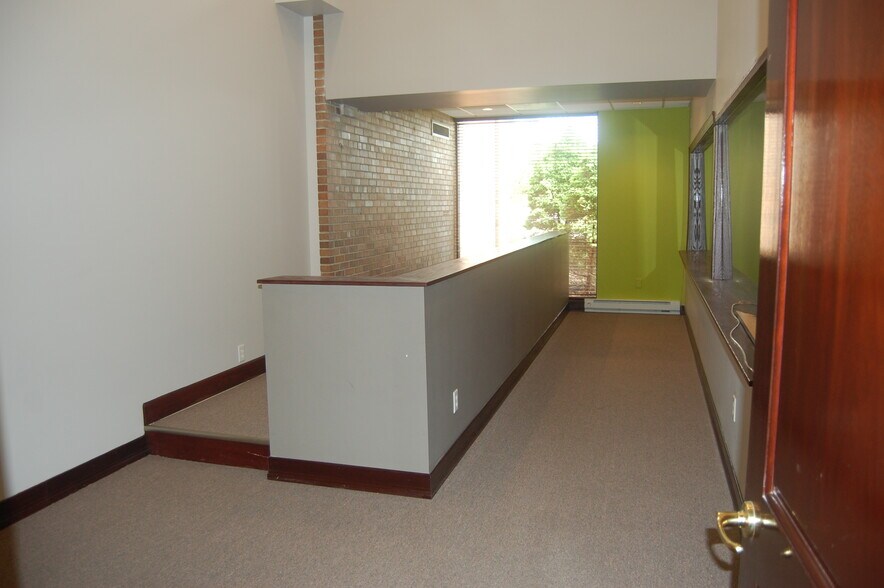 More Photos Of 2465 W Ridge Rd, Rochester Office For Lease