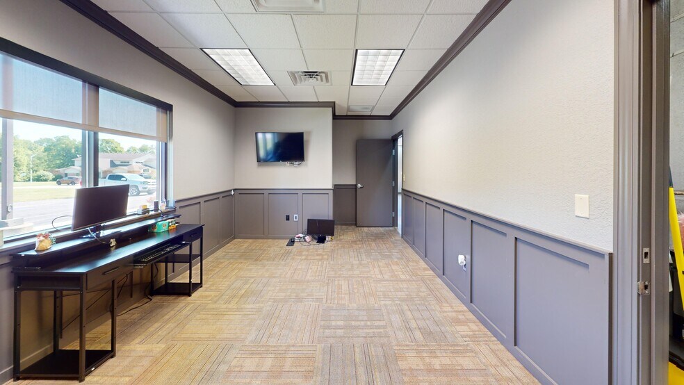 More Photos Of 14019 Pony Express Run, Leo Office For Sale