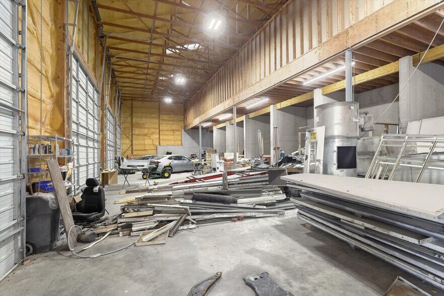 More Photos Of 4028 Hanover Pike, Manchester Auto Repair For Sale