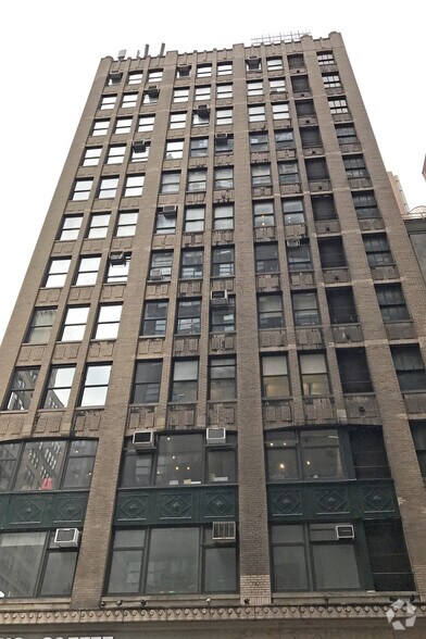 More Photos Of 275 W 39th St, New York Office For Lease