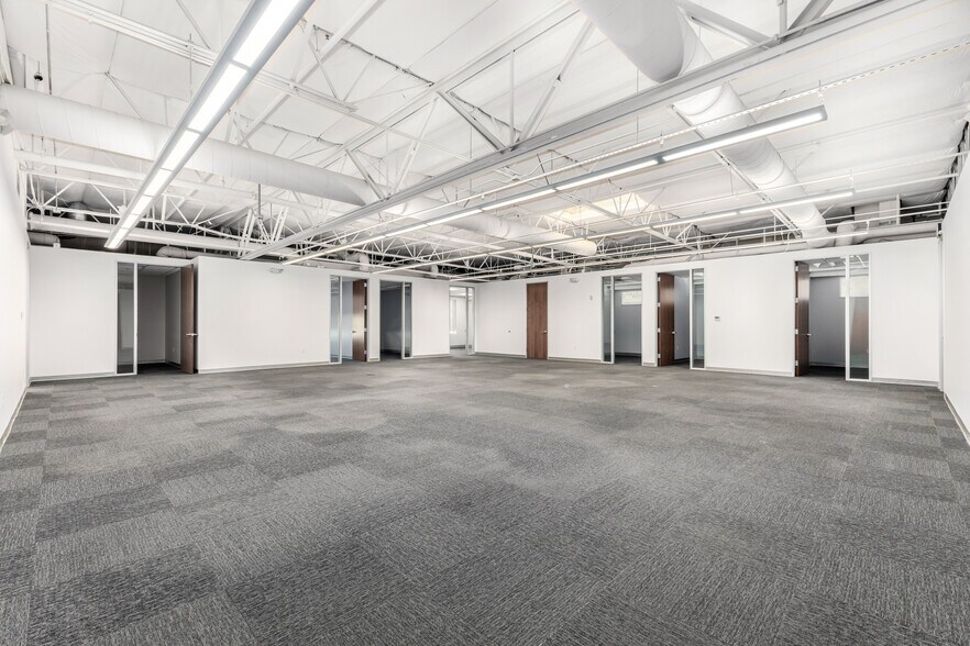 More Photos Of 450 N 54th St, Chandler Distribution For Lease