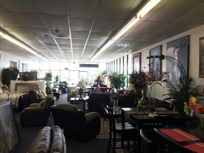 More Photos Of 72-76 Lake Blvd, Redding Storefront For Lease