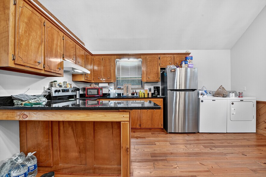 More Photos Of 77 Alpine Way, Blairsville Hotel For Sale