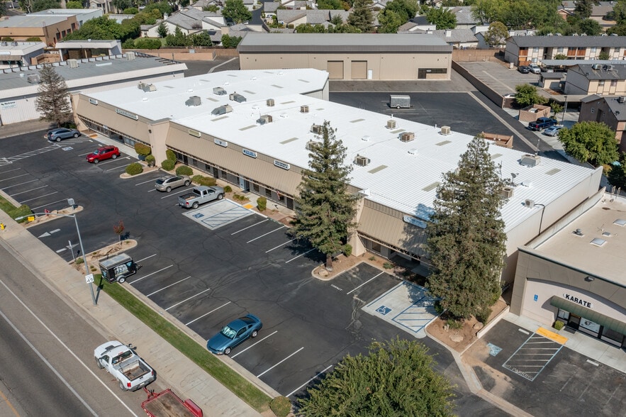 More Photos Of 1486 Tollhouse Rd, Clovis Service For Lease