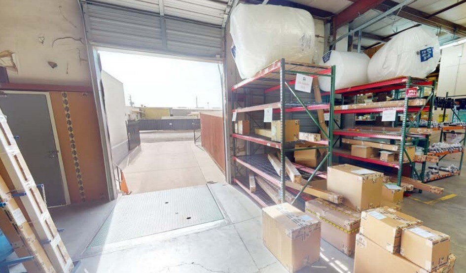 More Photos Of 2115 W Mountain View Rd, Phoenix Manufacturing For Lease