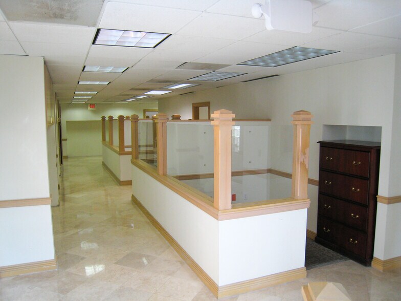 More Photos Of 113 Almeria Ave, Coral Gables Office For Sale