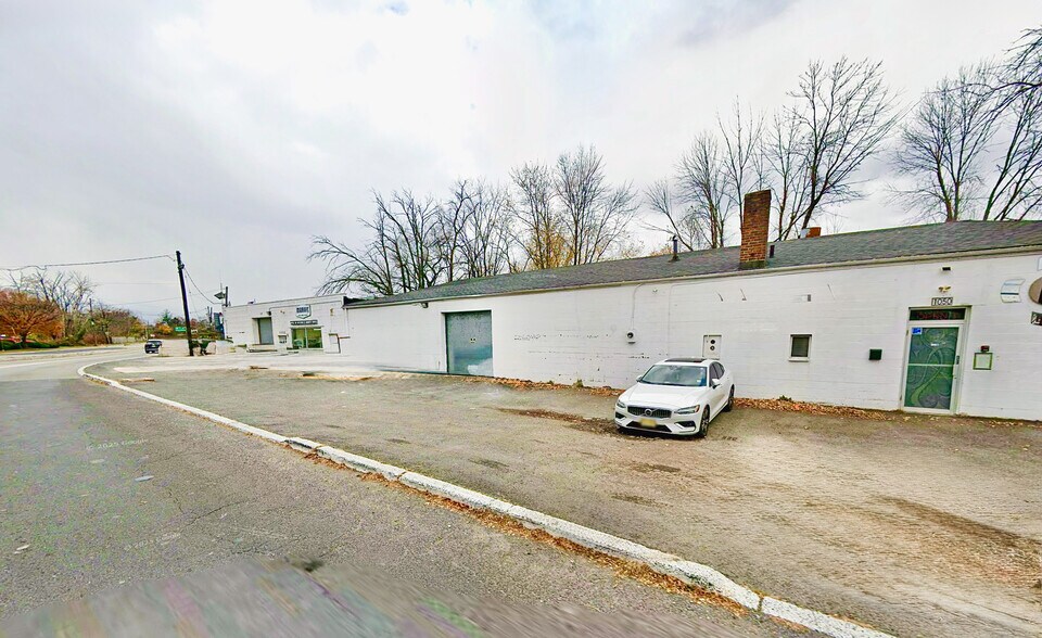 More Photos Of 1050-1052 Valley St, Vauxhall Warehouse For Sale