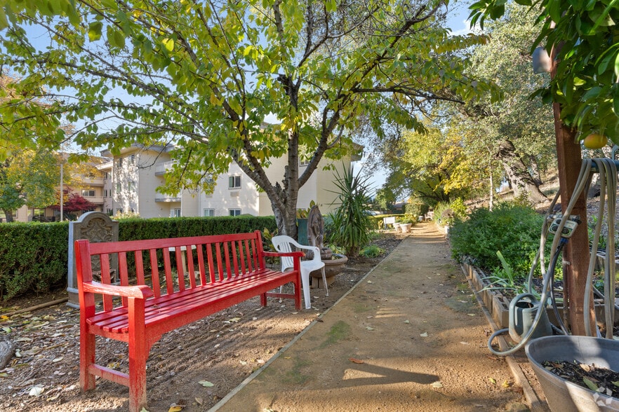 More Photos Of 301 Hartnell Ave, Redding Apartments For Sale