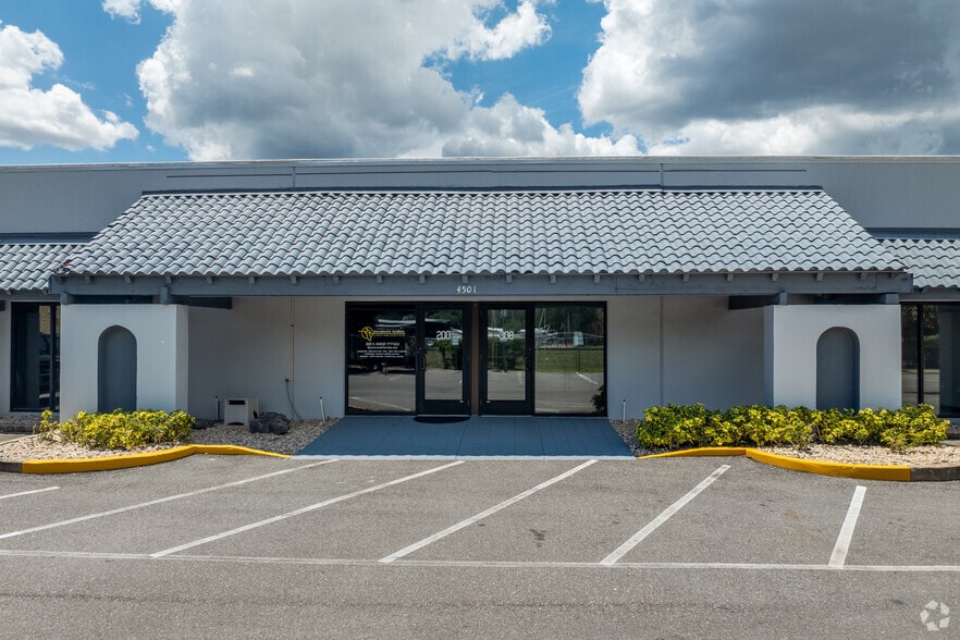 More Photos Of 3443-3479 Parkway Center Ct, Orlando Unknown For Lease