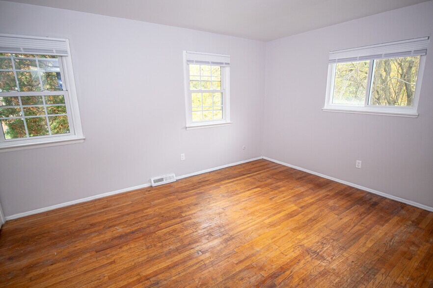 More Photos Of 2171 Thurmont Rd, Akron Multifamily For Sale