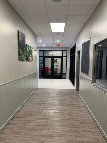 More Photos Of 1606 NW Irvinedale Dr, Ankeny General Retail For Sale