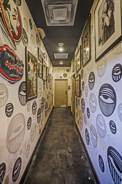 More Photos Of 835-841 NE 3rd Ave, Fort Lauderdale Bar For Sale