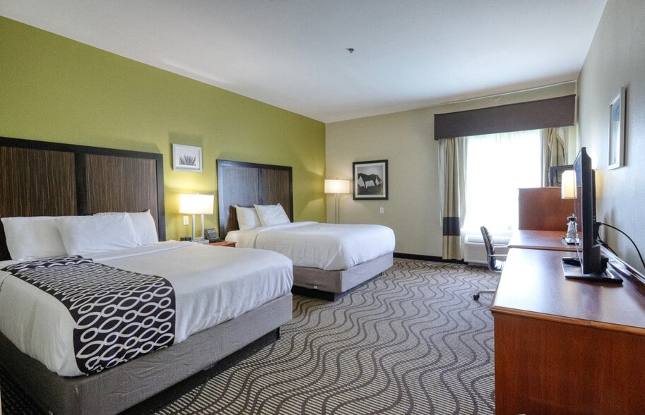 More Photos Of 10446 Interstate 37, Corpus Christi Hotel For Sale