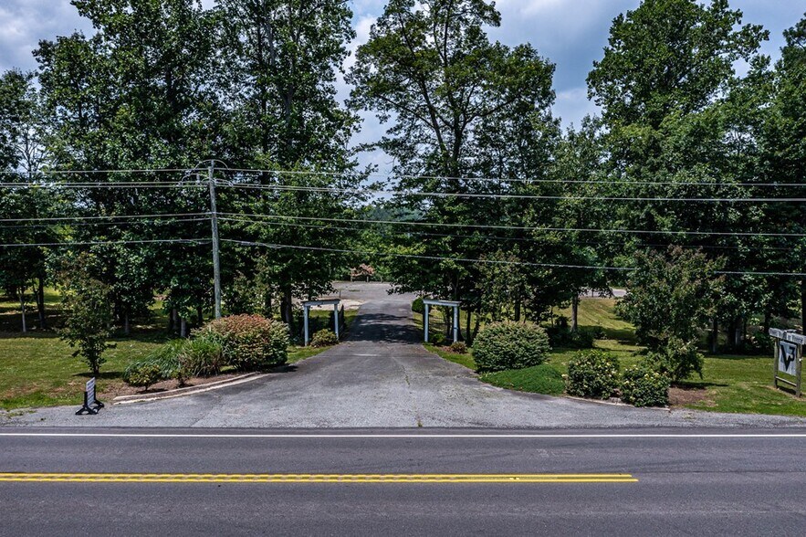 More Photos Of 3138 Jessie DuPont Memorial Hwy, Heathsville Winery Vineyard For Sale