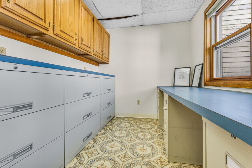 More Photos Of 345 Boston Post Rd, Sudbury Office For Lease