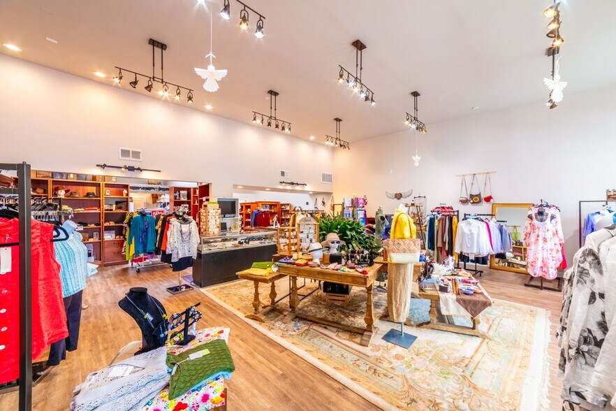 More Photos Of 1010 1st St, Snohomish General Retail For Lease