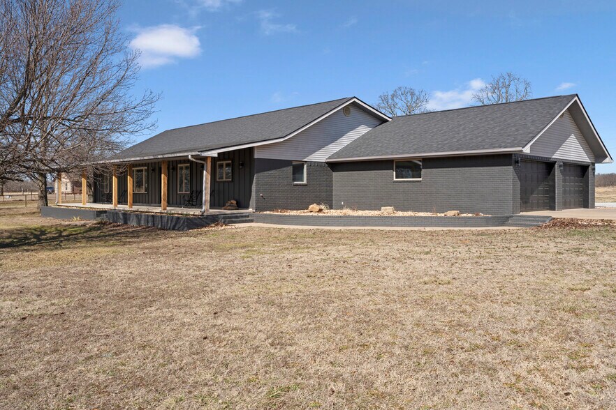 More Photos Of 13354 E 520 Rd, Colcord Sports And Entertainment For Sale