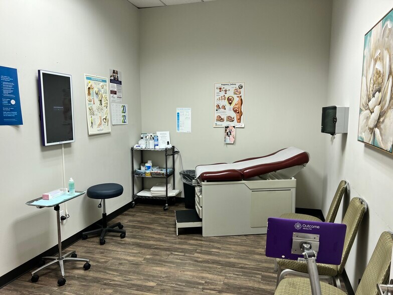 More Photos Of 14902 Northwest Fwy, Houston Unknown For Lease