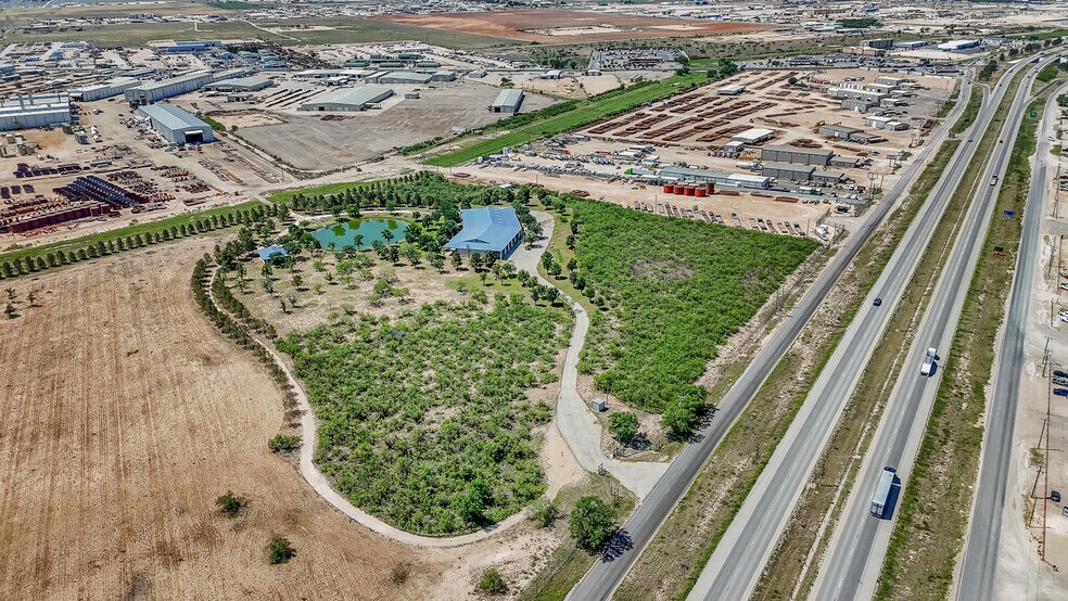 More Photos Of 2828 Interstate 20, Midland Flex For Sale