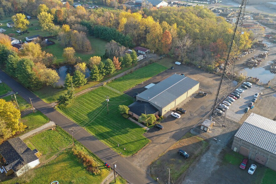 More Photos Of 3822 Victory Ave, Louisville Warehouse For Lease