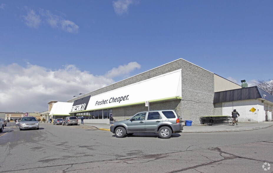 More Photos Of 7215 Goreway Dr, Mississauga Storefront For Lease