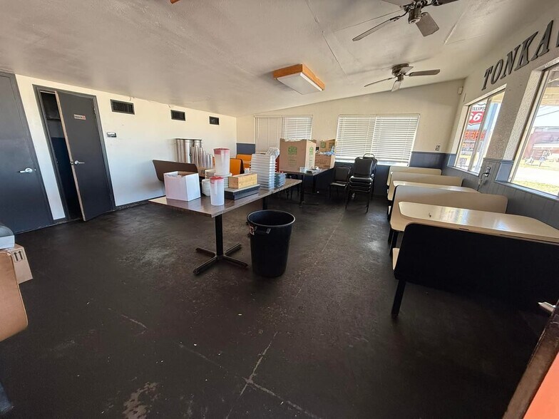More Photos Of 507 E North Ave, Tonkawa Fast Food For Sale