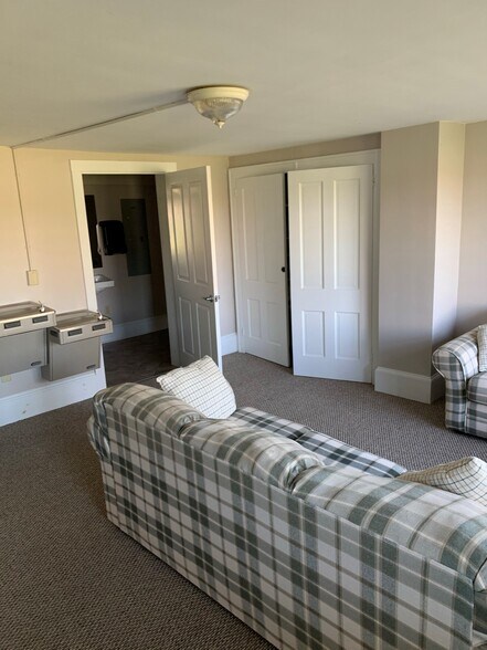 More Photos Of 754 S DuPont Hwy, Smyrna Office For Lease