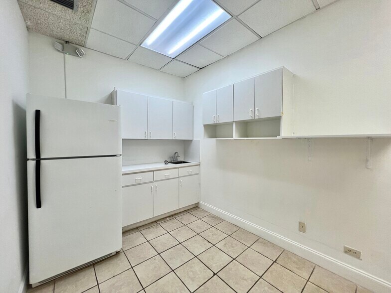 More Photos Of 4908 SW 8th St, Miami Medical For Sale