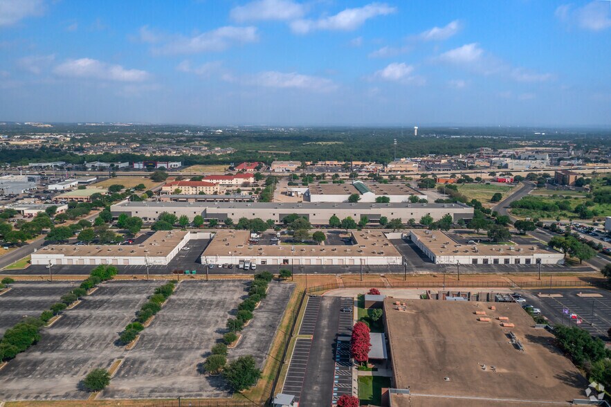 More Photos Of 1803 Grandstand Dr, San Antonio Warehouse For Lease