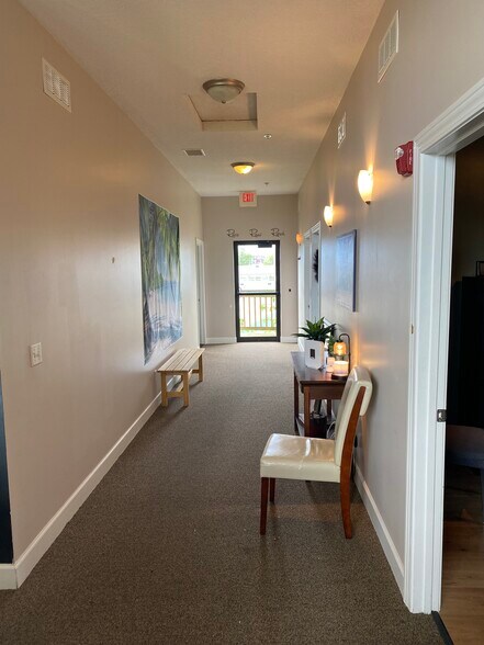 More Photos Of 350 SW Greenwich Dr, Lee's Summit Storefront Retail Office For Sale