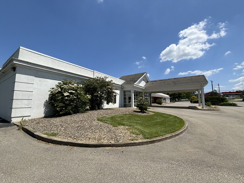 Primary Photo Of 1 Greenville Orthopedic Ctr, Greenville Medical For Sale