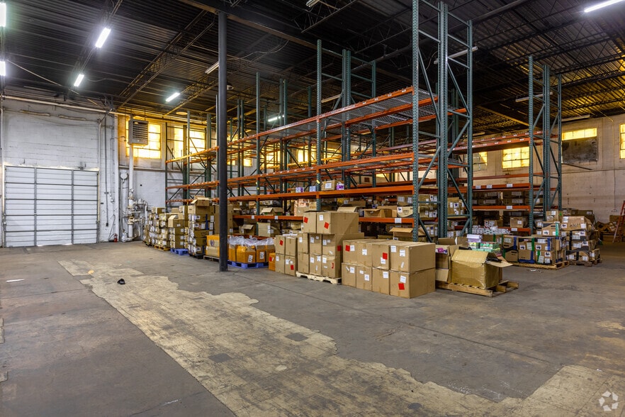 More Photos Of 10807 Harry Hines Blvd, Dallas Storefront Retail Office For Lease