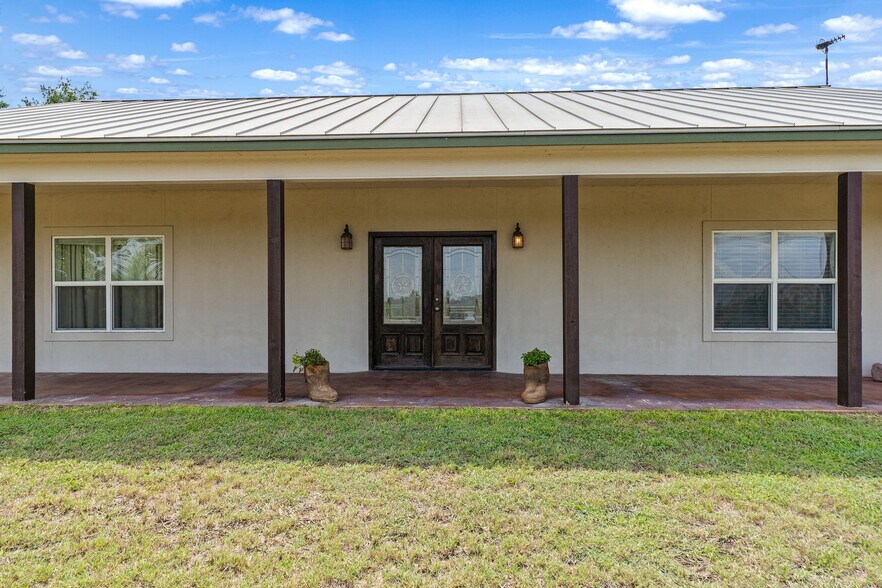 More Photos Of 14221 FM 2790, La Coste Warehouse For Sale