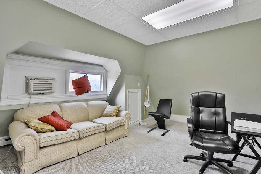 More Photos Of 227 Hamburg Tpke, Pompton Lakes Medical For Lease