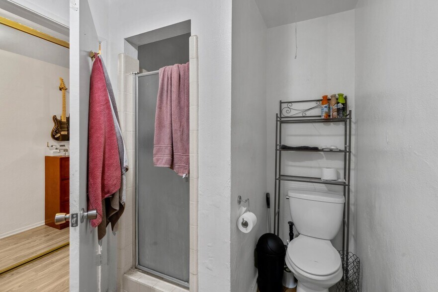 More Photos Of 7614 Mason Ave, Winnetka Multifamily For Sale