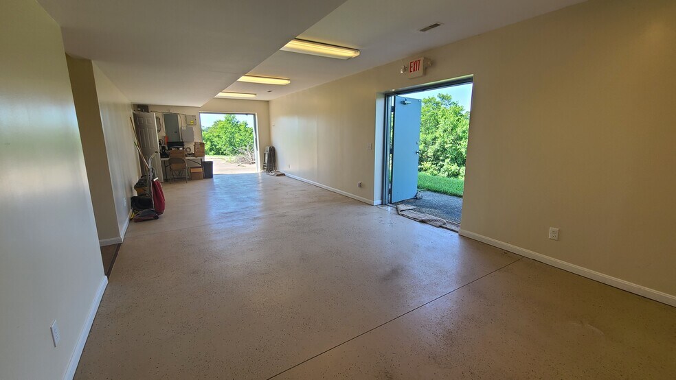 More Photos Of 25 Ruthman Dr, Dry Ridge Loft Creative Space For Lease