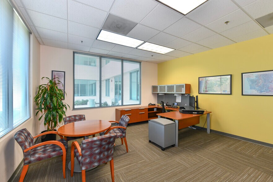 More Photos Of 899 Adams St, Saint Helena Office For Sale