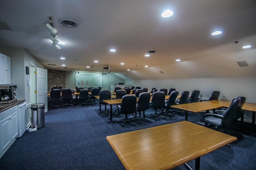 More Photos Of 4020 Minnehaha Ave, Minneapolis Office For Lease