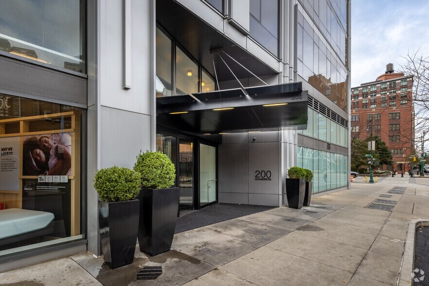 More Photos Of 200 Chambers St, New York Apartments For Lease