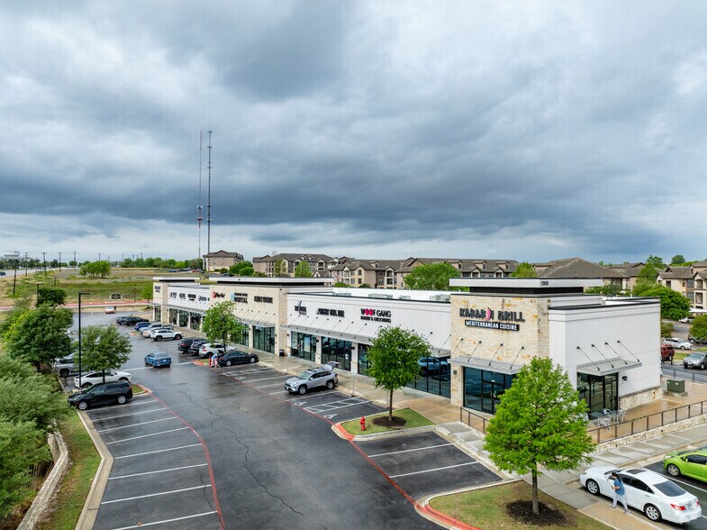 More Photos Of 1900 University Blvd, Round Rock Freestanding For Sale