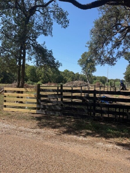 More Photos Of I-10 & Evans St, Alleyton Office Residential For Sale